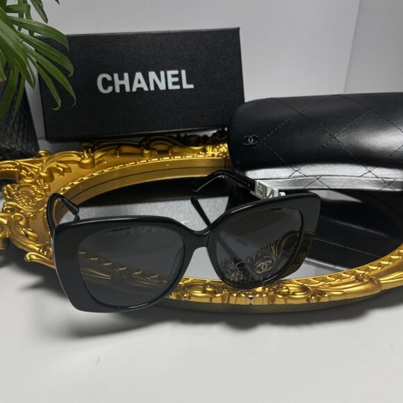 Chanel Logo Sunglasses☀️ - Picture 9 of 11